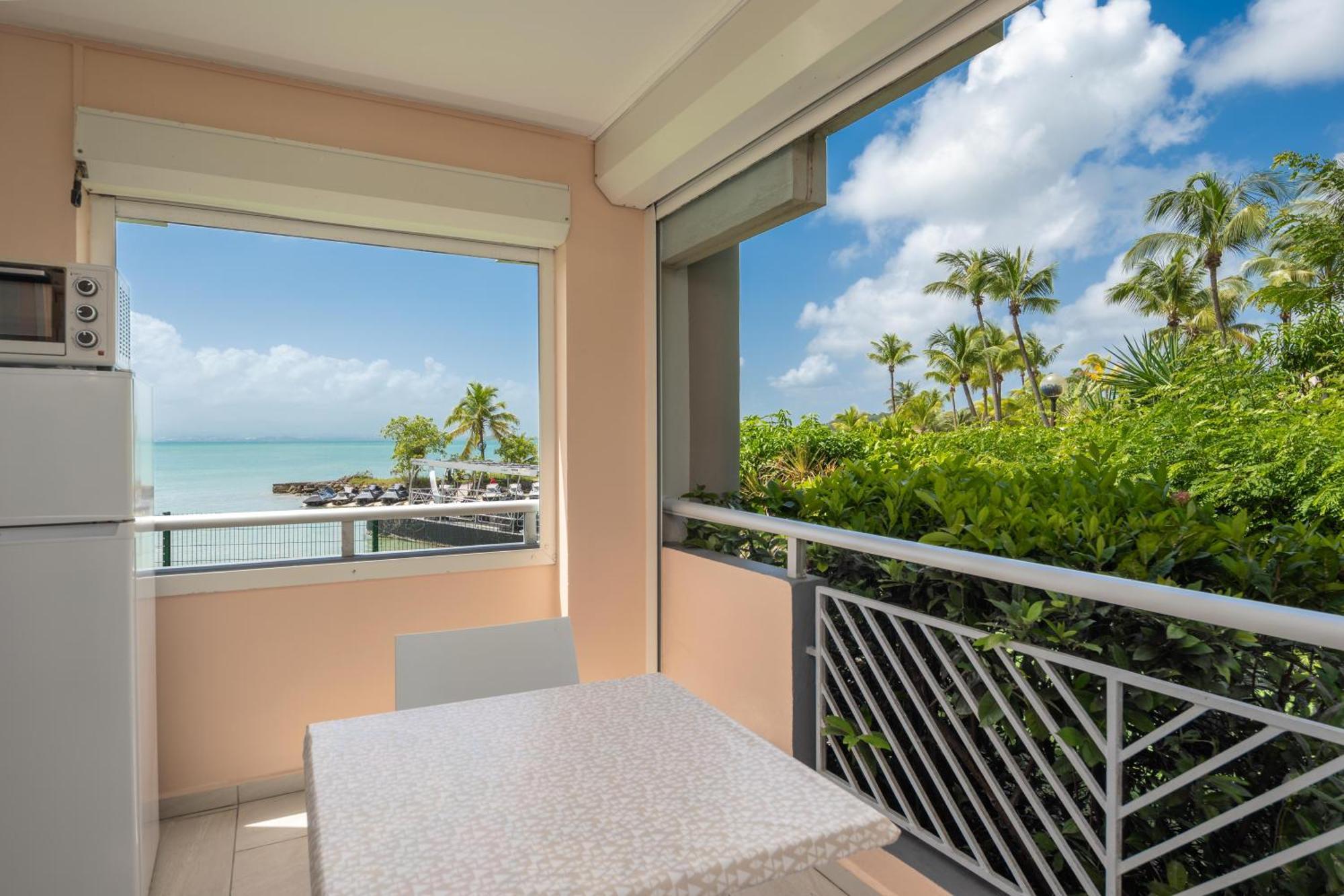 Appartement T1 Sur La Plage Et Vue Mer Le Gosier  Esterno foto