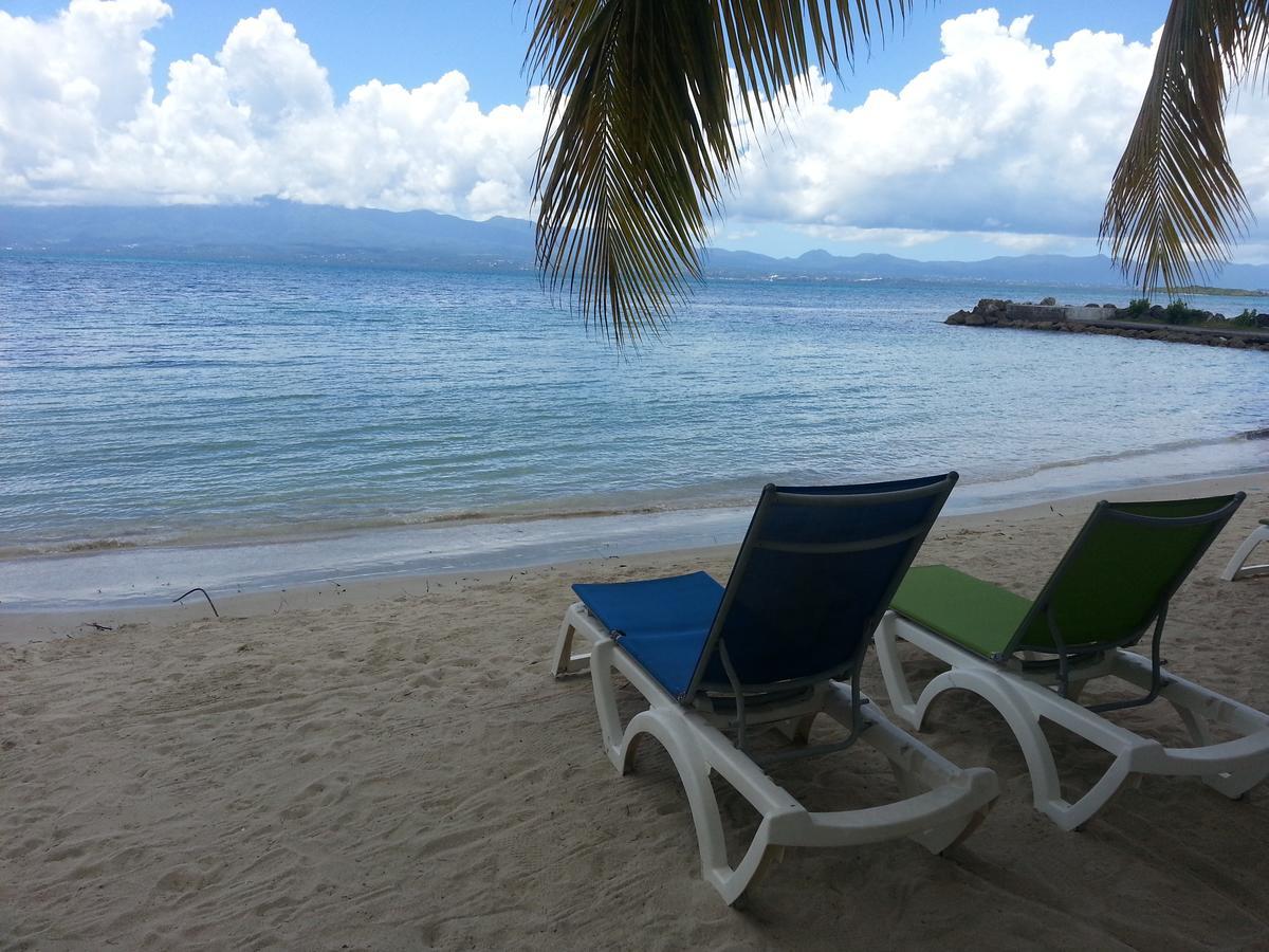 Appartement T1 Sur La Plage Et Vue Mer Le Gosier  Esterno foto